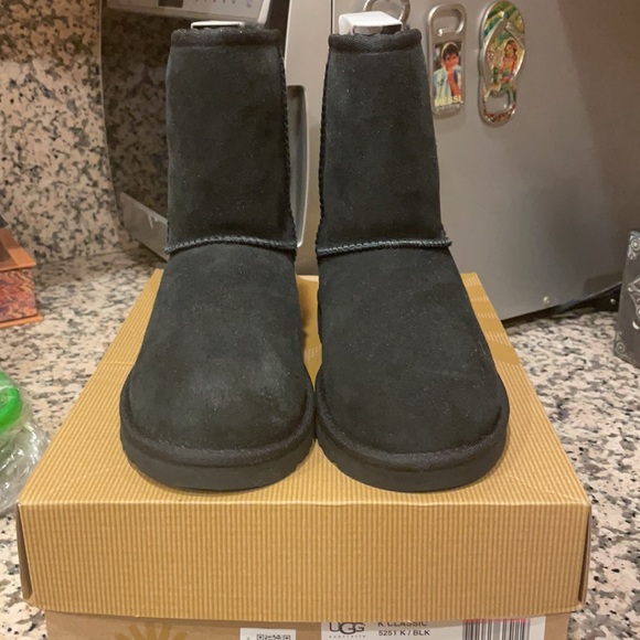 Ugg boots - Picture 2 of 5